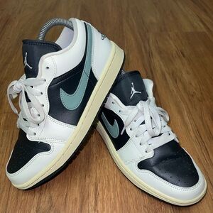 Nike Air Jordan 1 Low Jade Smoke Gray Sneakers DC0774-001 Womens Sz 9 EUC